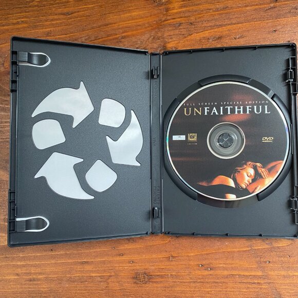 DVD Unfaithful movie full screen special edition steamy thriller 124 minutes R - Picture 2 of 3